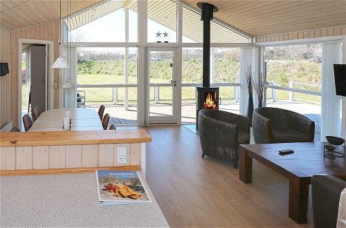 Foto 6 - Enthralling Holiday Home in Hadsund near Sea