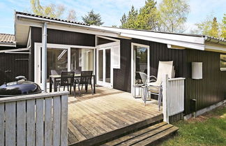 Foto 1 - 8 Person Holiday Home in Vaeggerlose