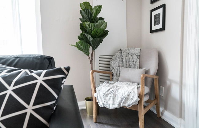 QuickStay Yorkville Condo - Yonge & Bloor - Foto 14