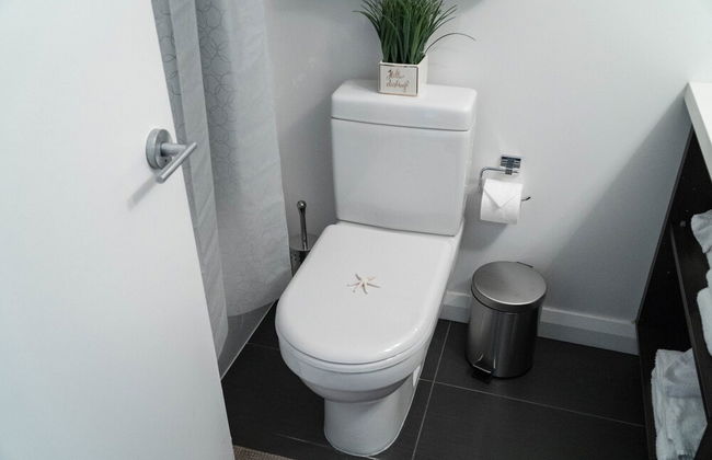 QuickStay Yorkville Condo - Yonge & Bloor - Foto 20