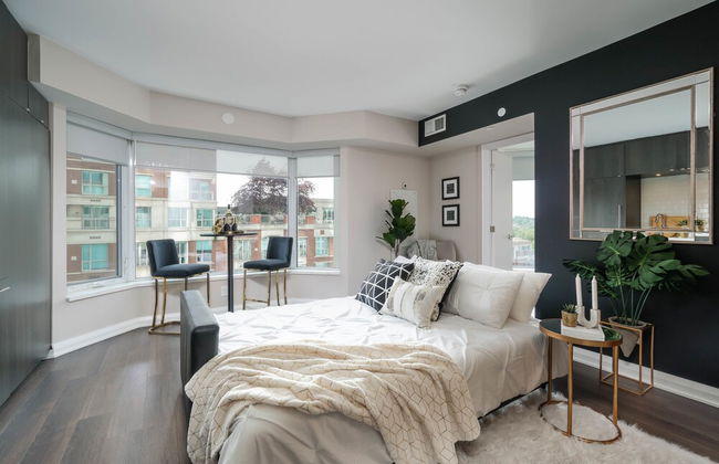 QuickStay Yorkville Condo - Yonge & Bloor - Foto 2