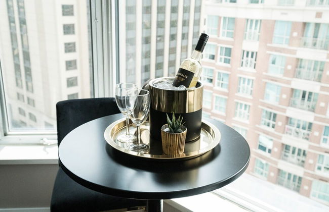 QuickStay Yorkville Condo - Yonge & Bloor - Foto 9