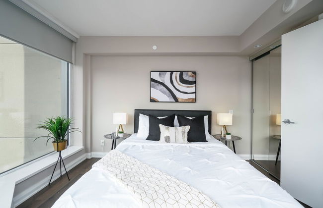 QuickStay Yorkville Condo - Yonge & Bloor - Foto 4