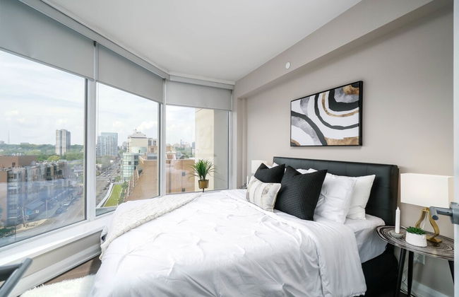 QuickStay Yorkville Condo - Yonge & Bloor - Foto 3