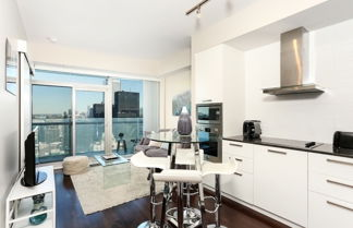 Photo 2 - Platinum Suites - Modern Luxury High Rise Condo