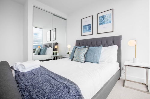 Photo 11 - Delightful 2BR Riverview@docklands