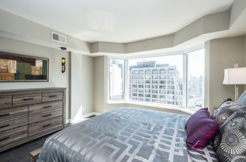 Foto 6 - QuickStay - Premium 2bdrm in Yorkville (Yonge & Bloor)