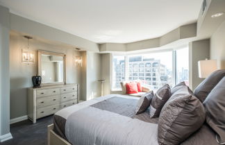 Photo 2 - QuickStay - Premium 2bdrm in Yorkville (Yonge & Bloor)