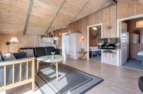 Photo 6 - 5 Person Holiday Home in Hvide Sande