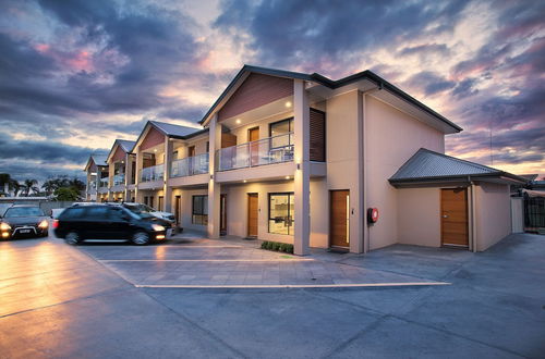 Photo 1 - Renmark Holiday Apartments