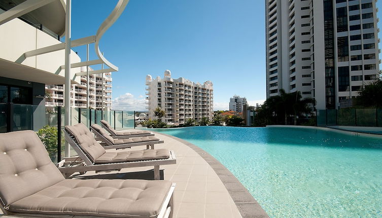 Photo 1 - Wave Apartments Broadbeach