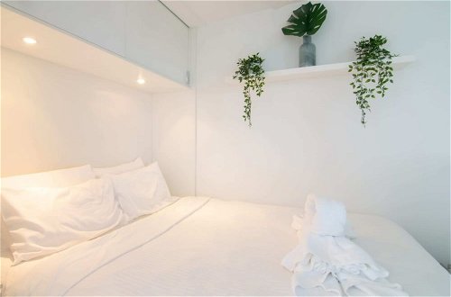 Foto 1 - Bright 1 Bedroom Studio With Amazing City Views