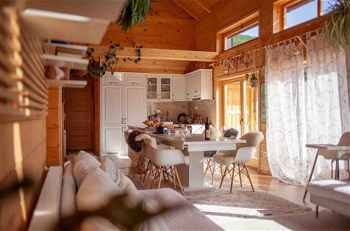 Foto 1 - Lovely 4-bed Cottage in Kolasin