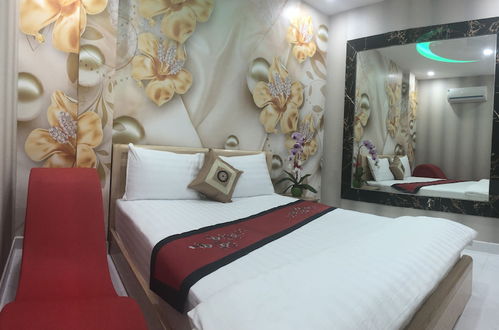 Photo 6 - Guest Room in Ben Thanh, Deluxe and Private 1 Queen Bed, 1 Bathroom for 2 Guests