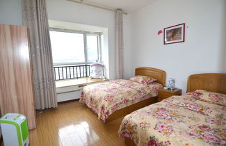 Photo 3 - Lanzhou Longshang Mingzhu Apartment Three-bedroom suite