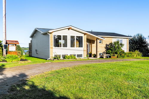 Photo 23 - Cozy & Modern Oceanview Cottage W/hot Tub