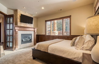 Foto 3 - High Meadow by Avantstay Alpine Views w/ Indoor Pool, Hot Tub & Open Floor Plan