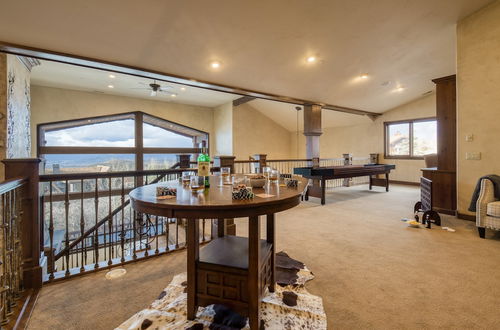 Foto 31 - High Meadow by Avantstay Alpine Views w/ Indoor Pool, Hot Tub & Open Floor Plan