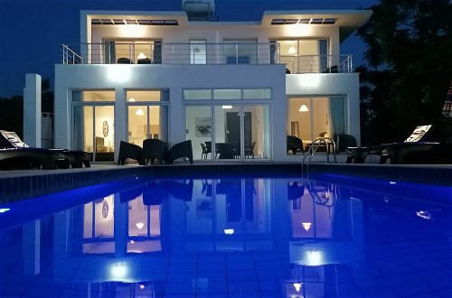 Foto 15 - Detached Villa, Private Heated Pool, Outstanding Sea Views, Sleeps 6, Free Wifi