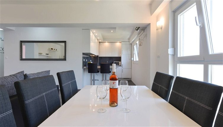 Foto 1 - Modern Apartment Zara Gray