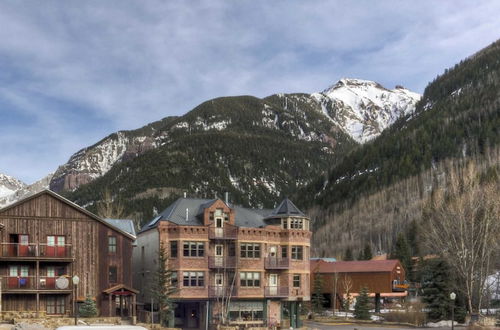 Photo 13 - Ore Station 2 by Avantstay Modern Oasis in the Heart of Telluride w/ Hot Tub