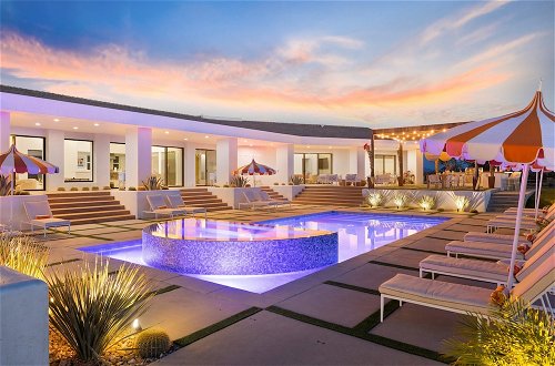 Foto 48 - Buena Vista by Avantstay Massive Outdoor Oasis w/ Pool, Spa & Firepit