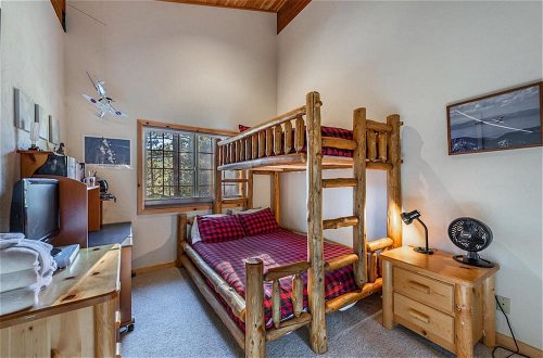 Photo 8 - Wolf's Lair by Avantstay Swiss Chalet w/ Private Hot Tub & Access to Northstar Resort Community