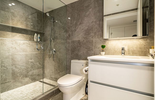 Charming Oasis Close to Airport & Downtown - Foto 6
