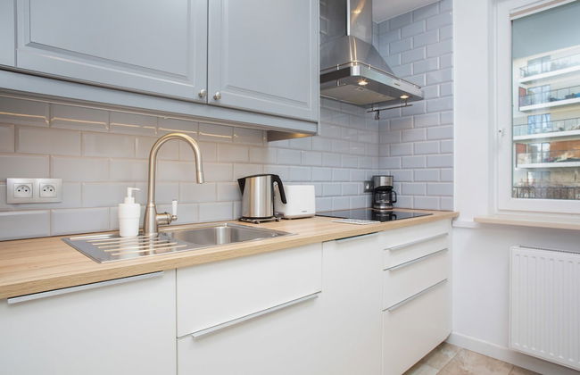 Kaliny Jędrusik Apartment by Renters - Photo 8