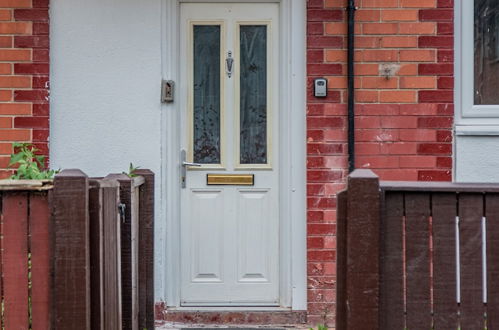 Photo 2 - BV Comfy Spacious 3 Bedroom House At Tatton Street Manchester