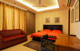 Photo 2 - Woodpecker Service Apartments Green Park