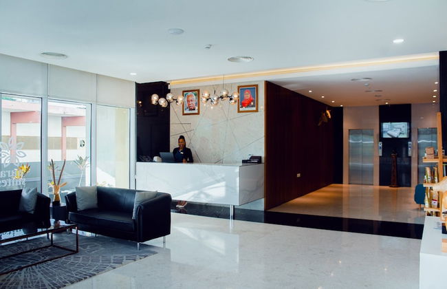 AURA SUITES - Photo 2