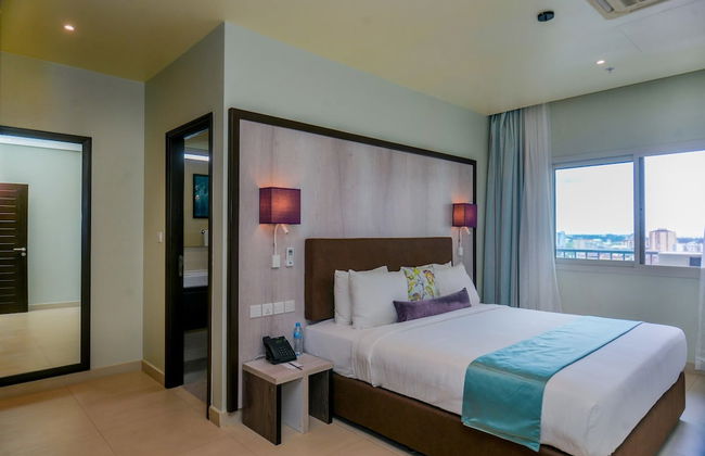AURA SUITES - Photo 3