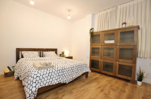 Photo 4 - Amazing 3 Bedroom Garden Apartment near Gordon Beach