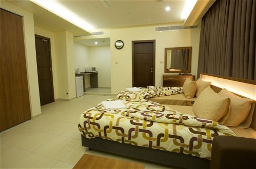 Photo 6 - Lujain Hotel Suites
