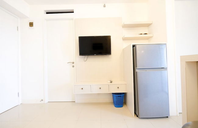 Bassura City Apartment with City View - Photo 25