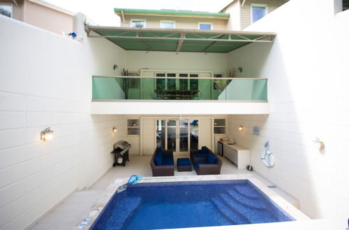 Foto 26 - Luxury 3-bed Villa, St James, Near Beach & Gym