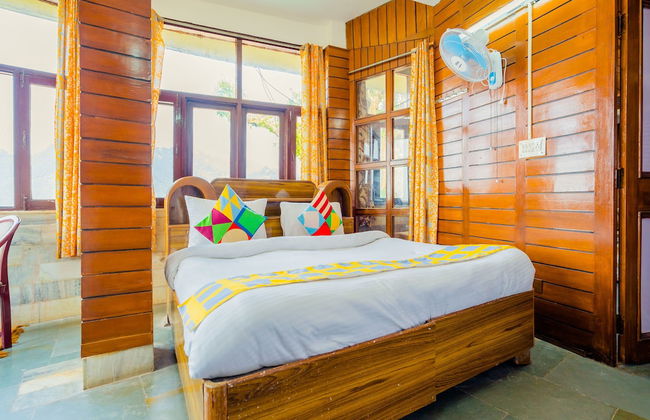 OYO 13693 Home Royal Wood 3BHK Mall Road - Foto 1