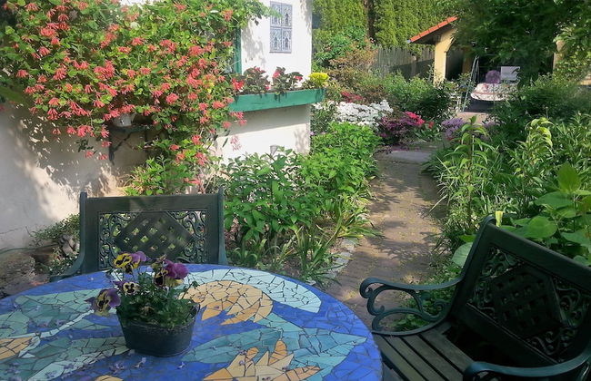 If you Want to Explore Lower Silesia, Sunny Apartment is the Perfect Location - Foto 1