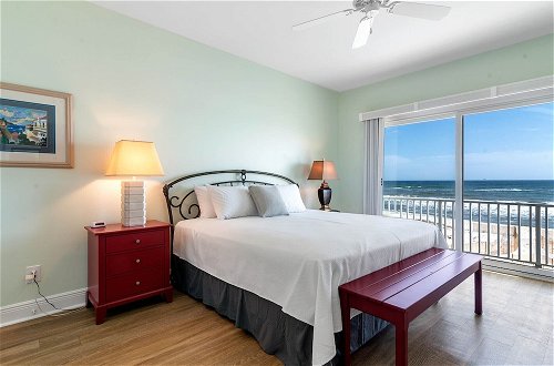 Foto 30 - Beach Castle by Southern Vacation Rentals