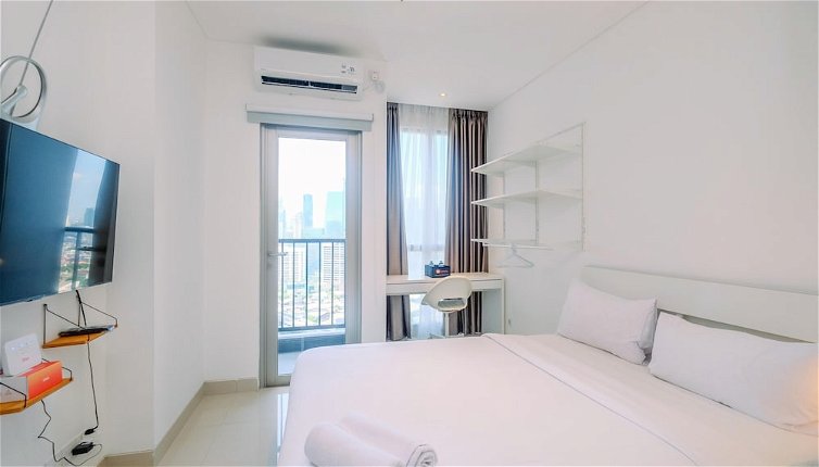 Foto 1 - Great Deal Studio Apartment at The Newton Ciputra World 2