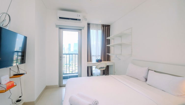 Foto 1 - Great Deal Studio Apartment at The Newton Ciputra World 2