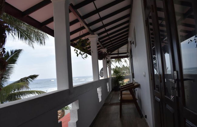 Ashen's Beach House - Photo 18