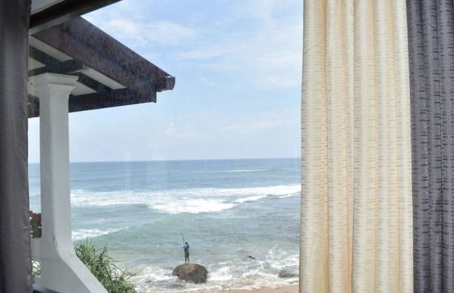 Ashen's Beach House - Photo 9