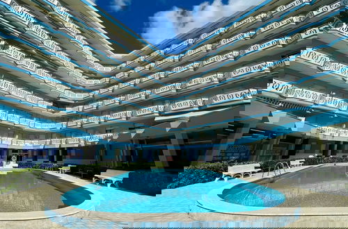 Foto 9 - Modern Flat, 130m From the sea With Shared Pool