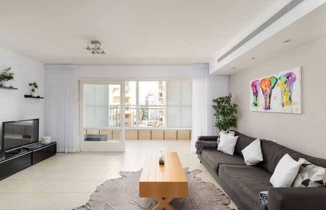 Bright and Fresh Family Home near Beach - Foto 17