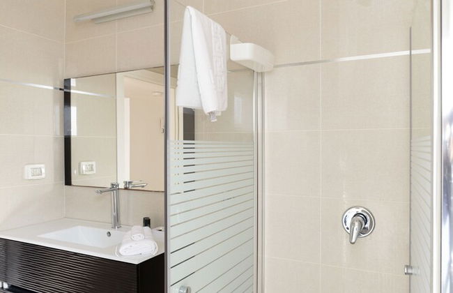 Bright and Fresh Family Home near Beach - Foto 29