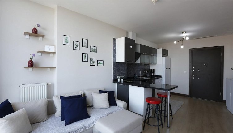 Photo 1 - Lovely and Central Flat With City View in Atasehir
