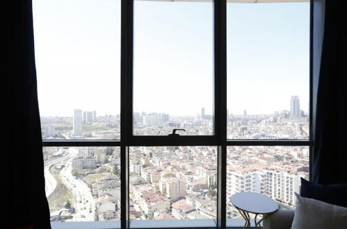 Foto 5 - Lovely and Central Flat With City View in Atasehir