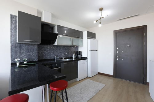 Photo 3 - Lovely and Central Flat With City View in Atasehir